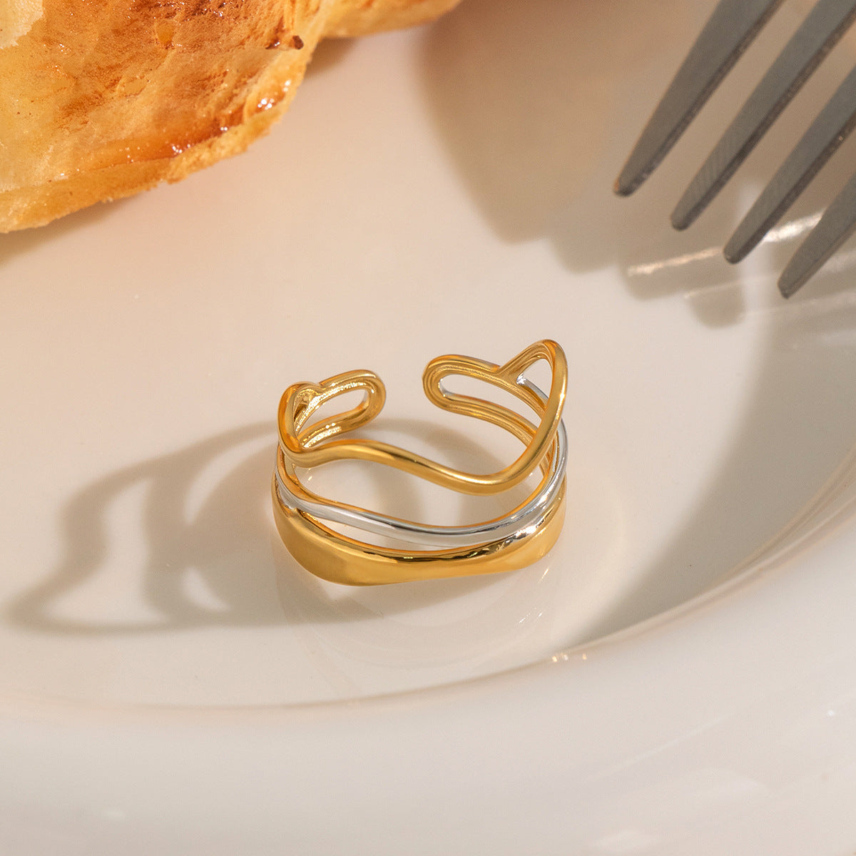 Adjustable Multi-Wave Ring